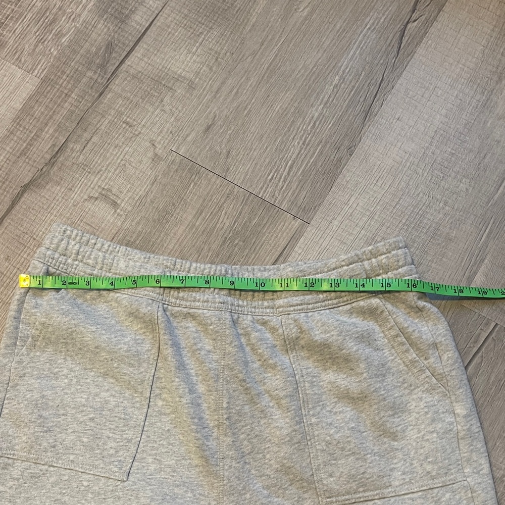 Aeropostale Light Gray and black Cropped Cargo Joggers Selling both together. - Picture 7 of 13